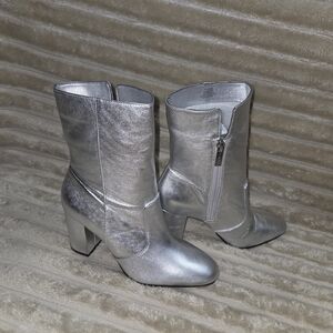 Jessica Simpson Metallic Silver Heeled Boots. are new without a box